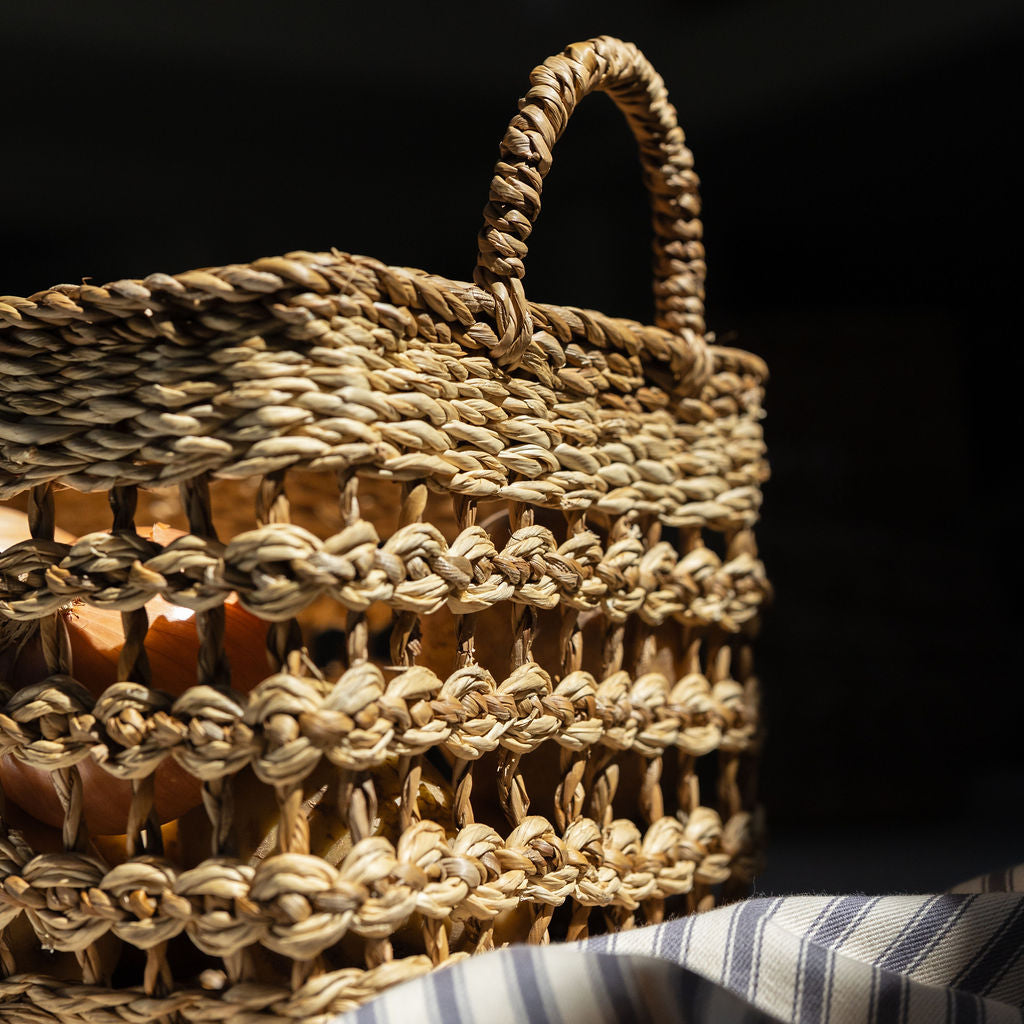 Sangu Natural and Bleached Seagrass Storage Basket – Arthur Cameron Trade