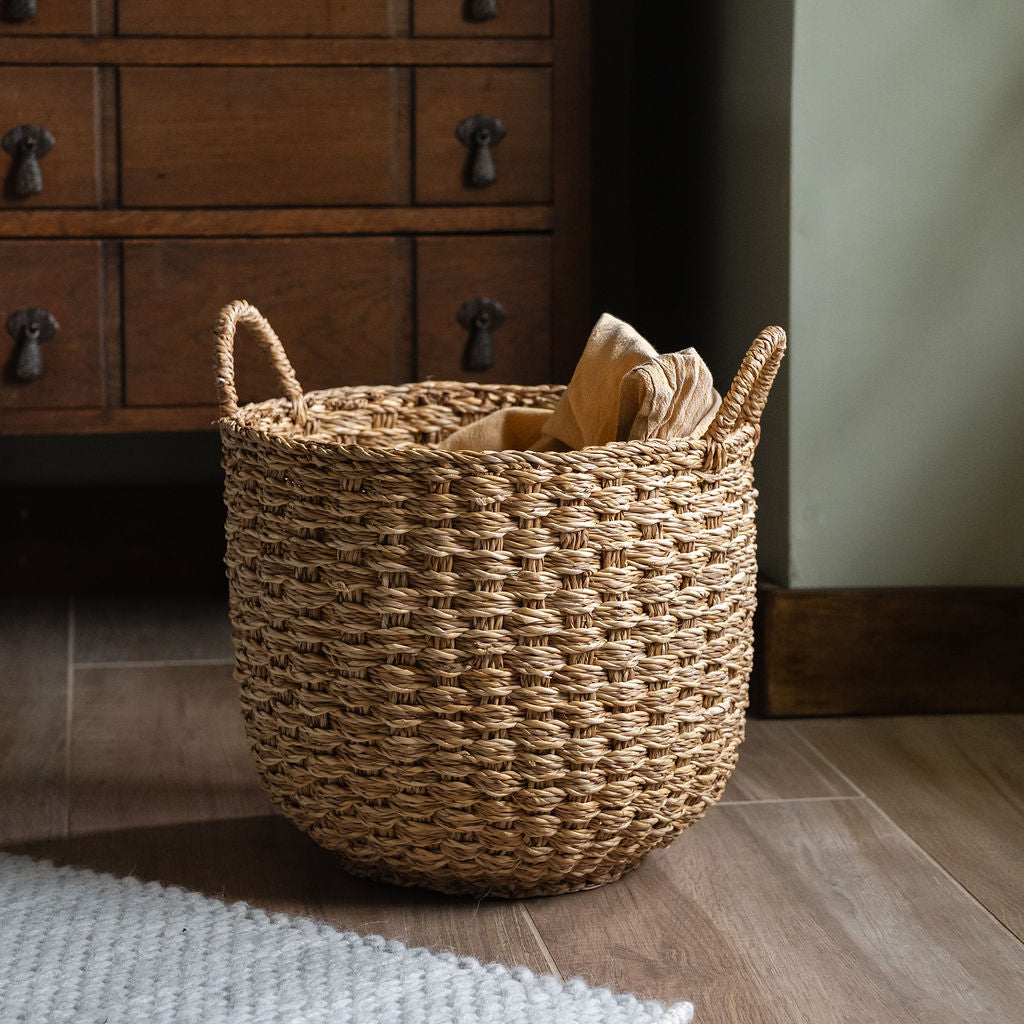 Banar Natural and Bleached Woven Seagrass Round Basket – Arthur Cameron ...